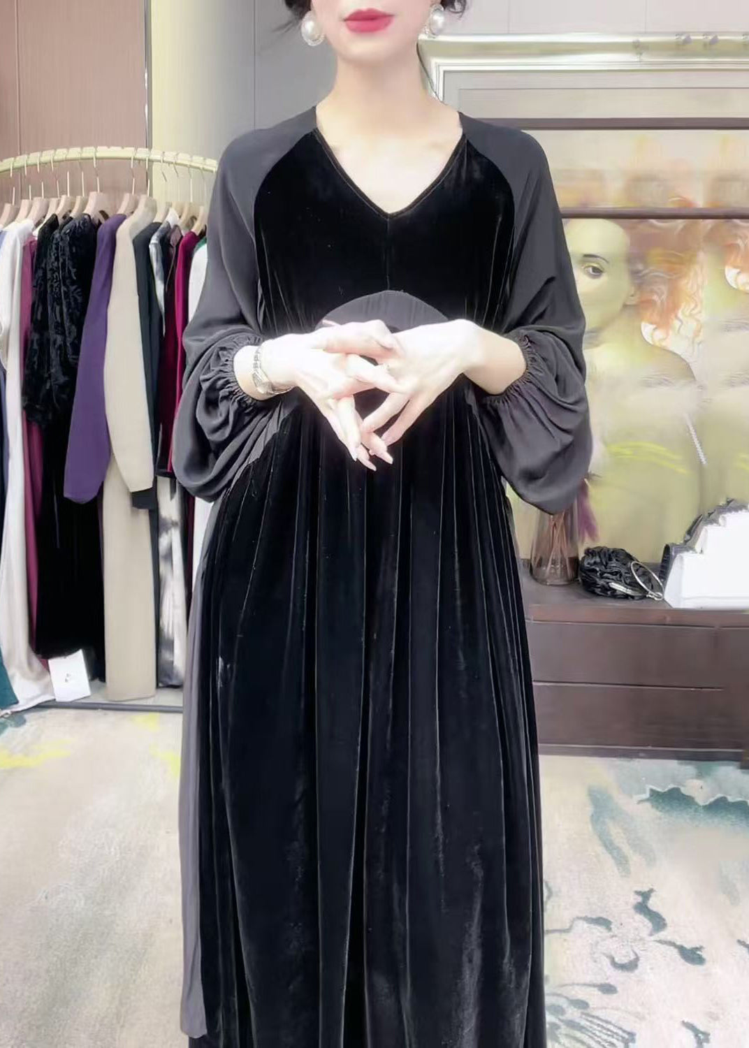 Classic Vintage Dress with a Flattering Fit
