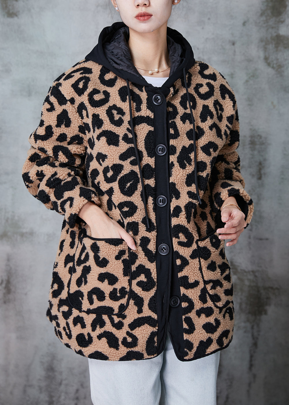 Effortlessly Elegant Coat with a Timeless Design