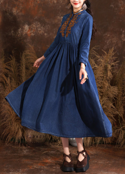 Classic Vintage Dress with a Flattering Fit
