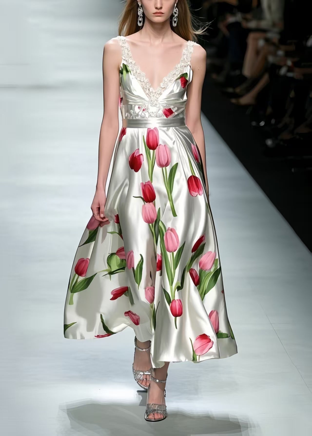 Classic Vintage Dress with a Flattering Fit