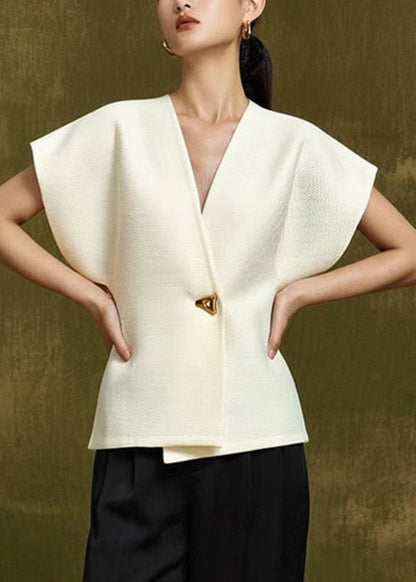 Effortlessly Elegant Top with a Timeless Design