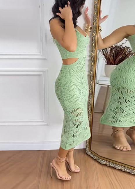 Beautifully Finished Dress in a Timeless Design