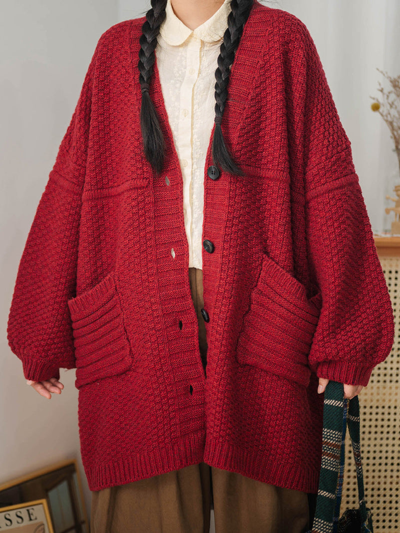 Well Tailored Sweater with a Graceful Silhouette
