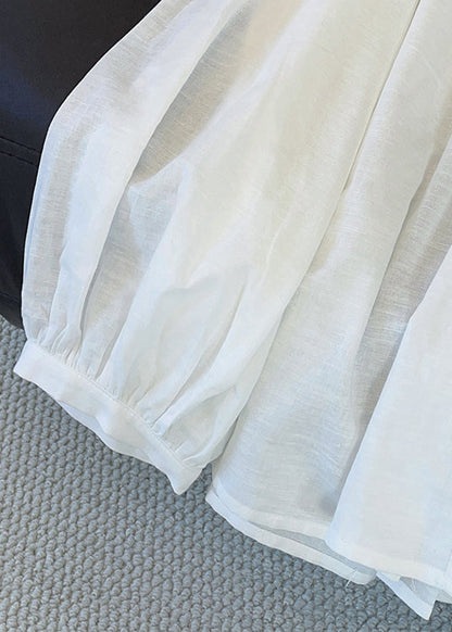 Sophisticated Blouse with a Clean Classic Look