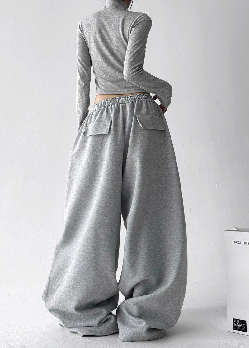 Well Tailored Pants with a Graceful Silhouette