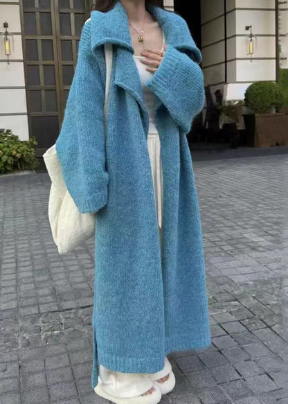 Well Tailored Coat with a Graceful Silhouette