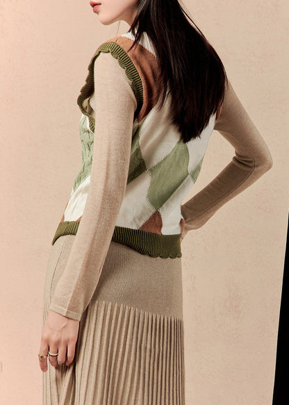 Gracefully Styled Garment for Any Occasion