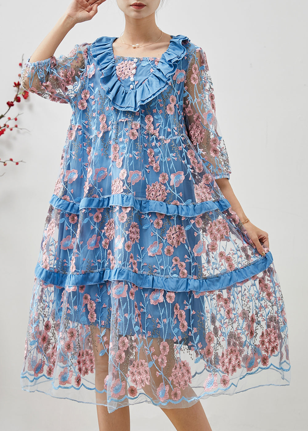 Beautifully Finished Dress in a Timeless Design