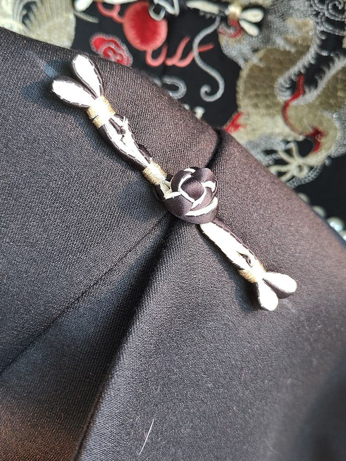 Gracefully Styled Coat for Any Occasion