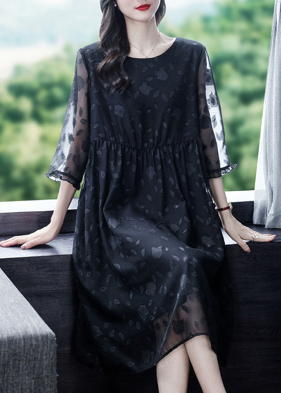 Well Tailored Dress with a Graceful Silhouette
