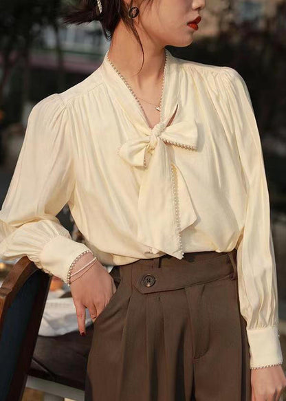 Classic Vintage Blouse with a Flattering Fit