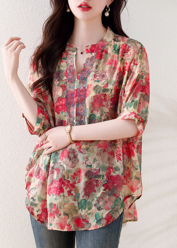 Classic Vintage Blouse with a Flattering Fit