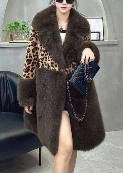 Well Tailored Coat with a Graceful Silhouette