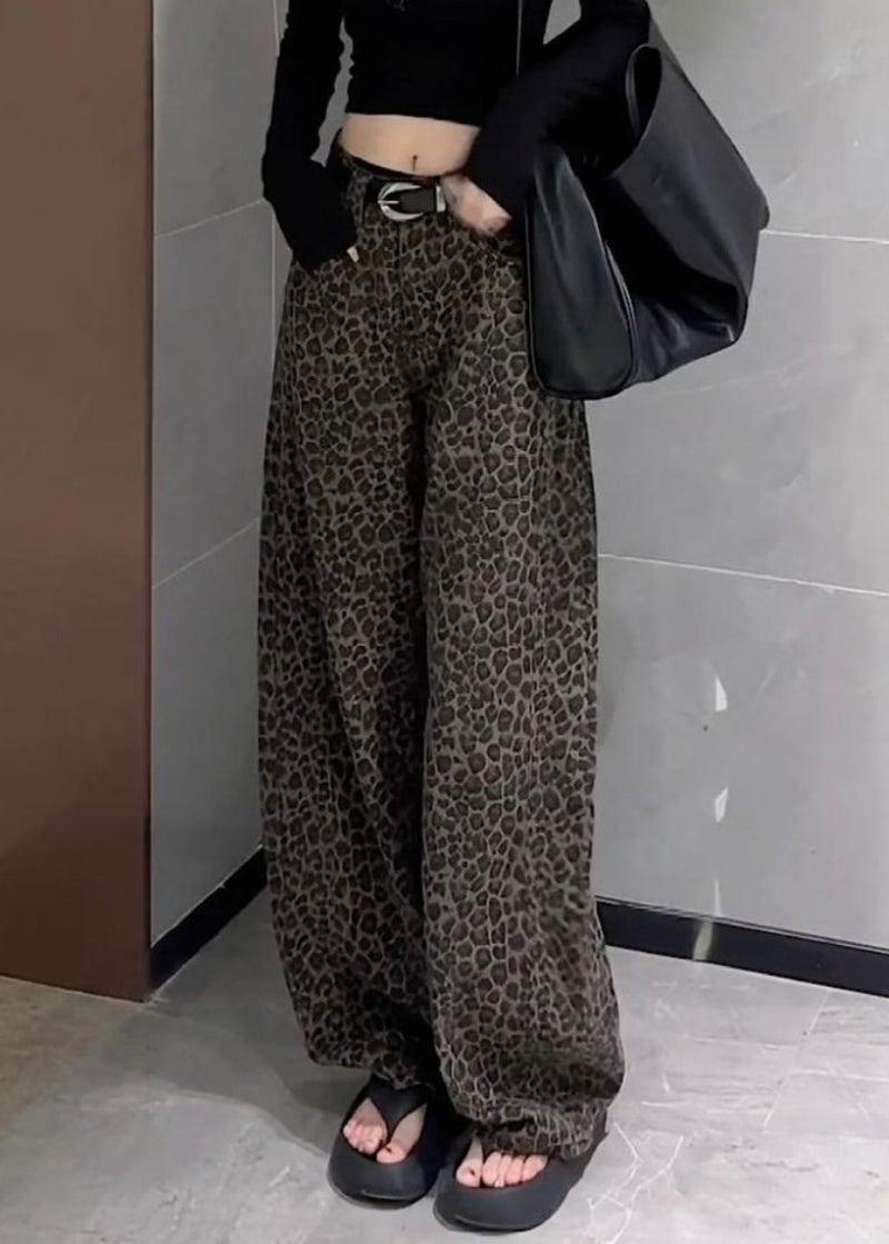 Effortlessly Elegant Pants with a Timeless Design
