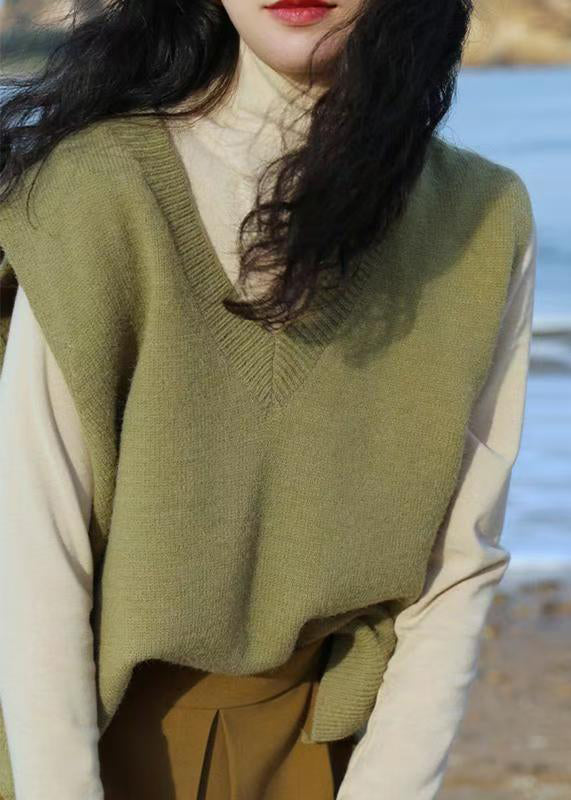 Sophisticated Garment with a Clean Classic Look