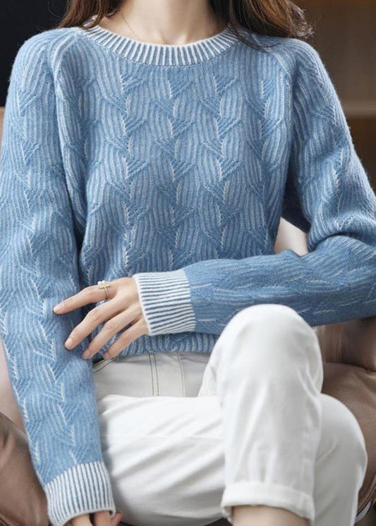 Well Tailored Sweater with a Graceful Silhouette