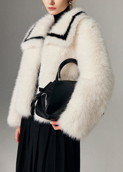 Beautifully Finished Coat in a Timeless Design