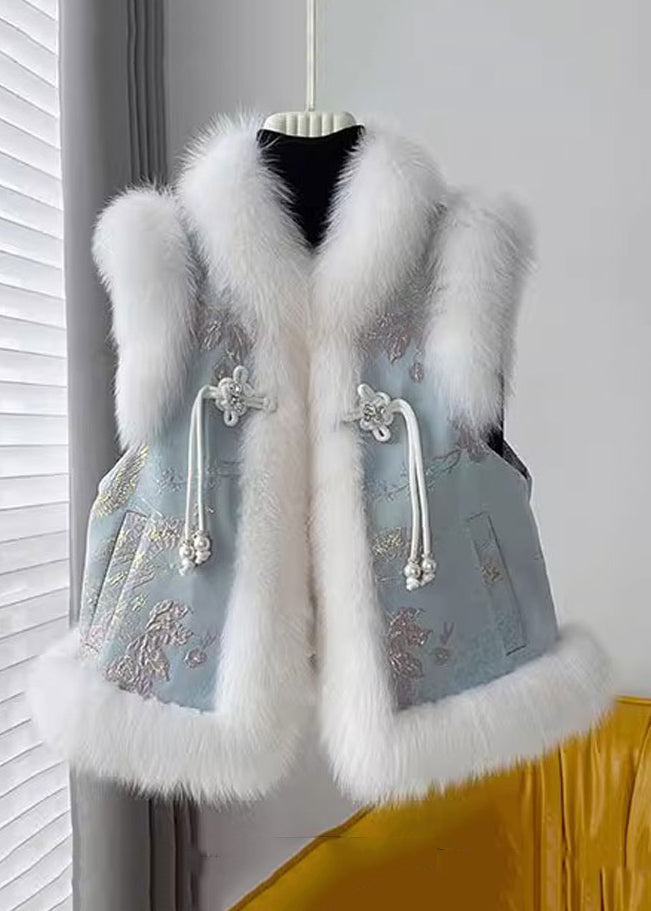 Beautifully Finished Coat in a Timeless Design