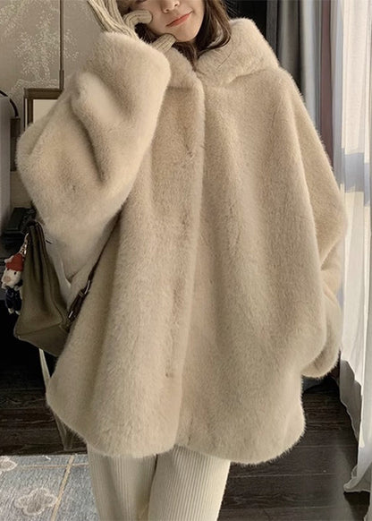 Well Tailored Coat with a Graceful Silhouette