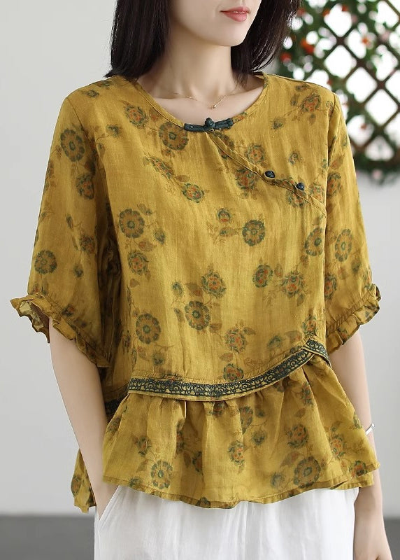 Effortlessly Elegant Top with a Timeless Design