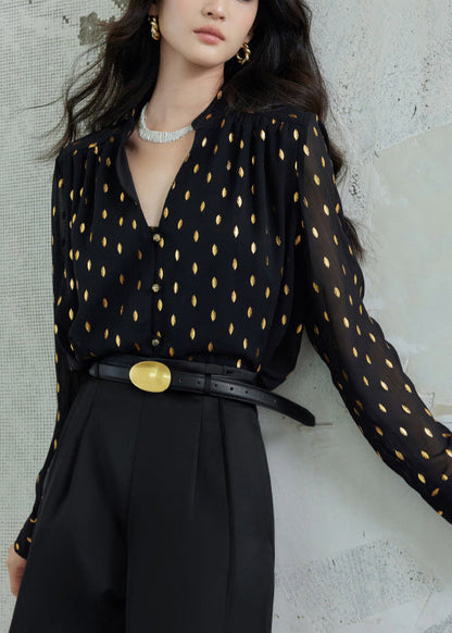 Well Tailored Blouse with a Graceful Silhouette