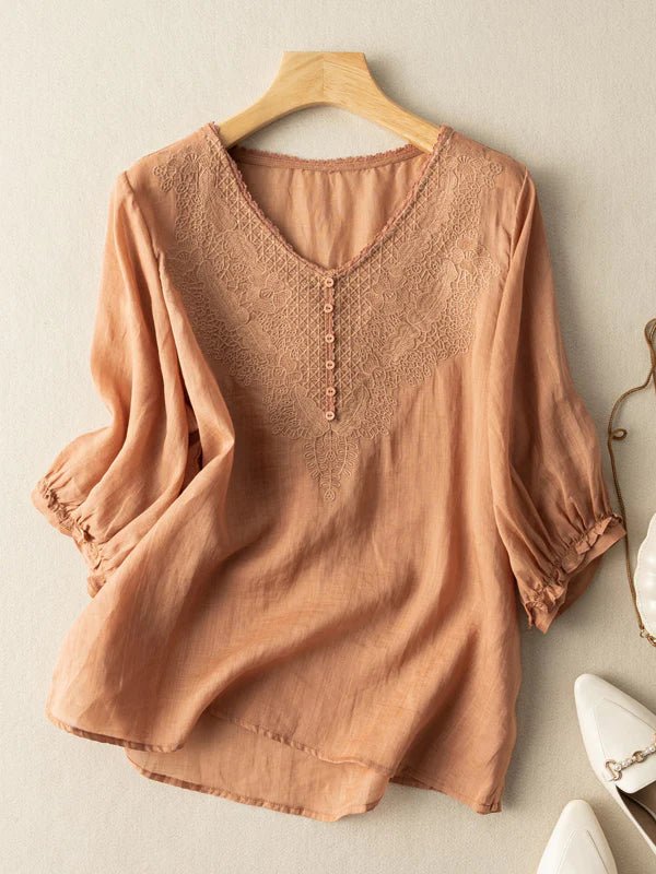 Well Tailored Top with a Graceful Silhouette