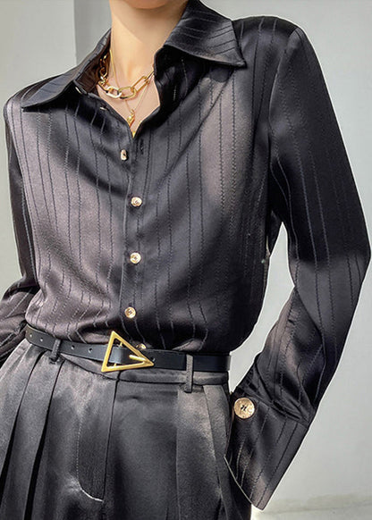 Classic Vintage Shirt with a Flattering Fit
