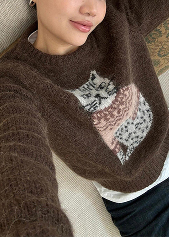 Classic Vintage Sweater with a Flattering Fit