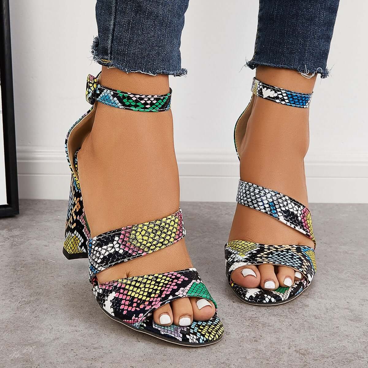 Graceful Orthopedic Sandals for Modern Look