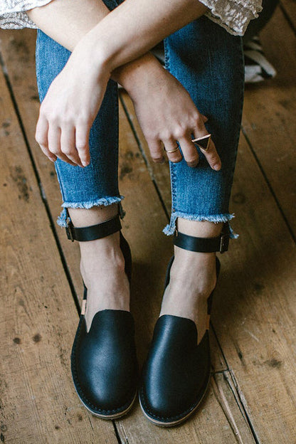 Graceful Orthopedic Flats for Modern Look