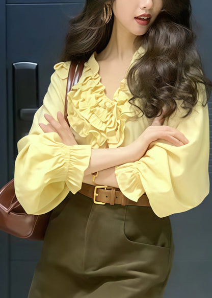 Classic Vintage Blouse with a Flattering Fit