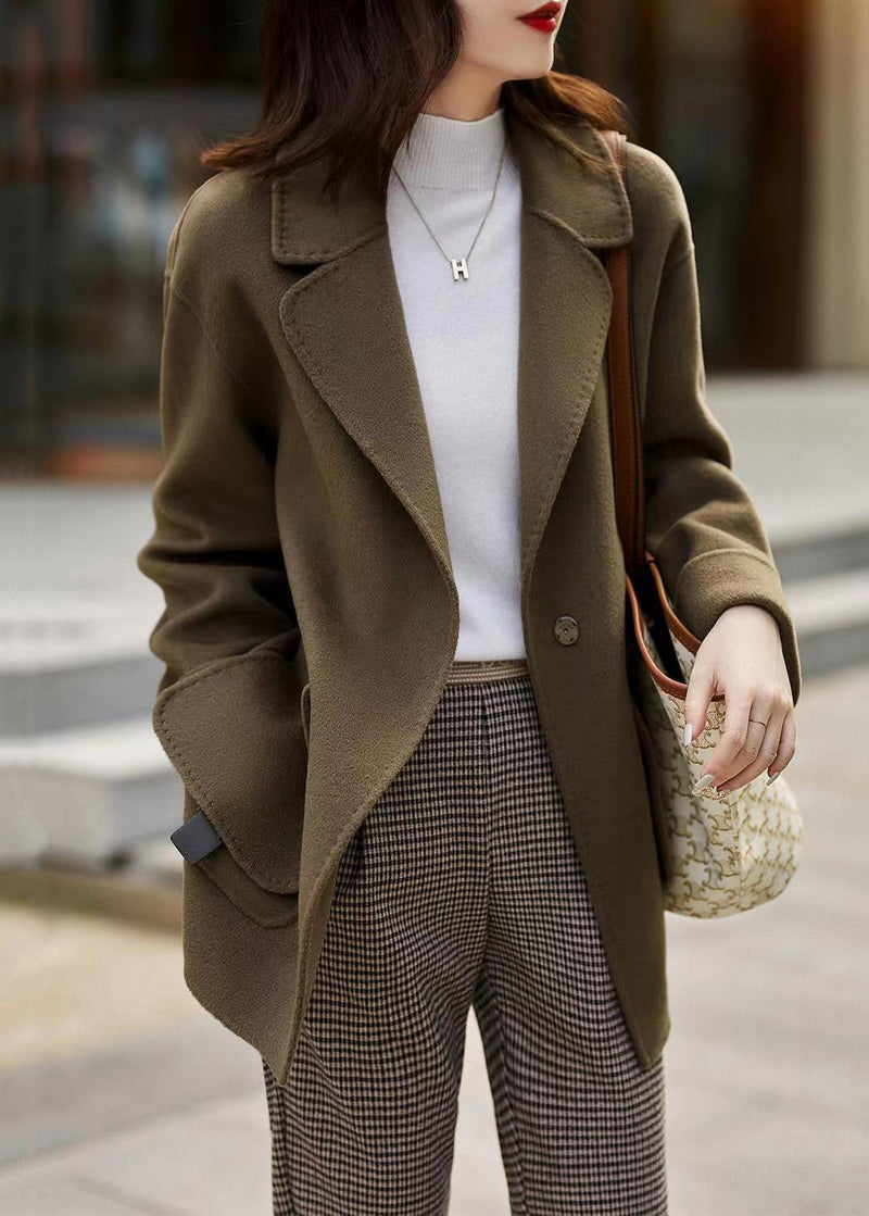 Effortlessly Elegant Coat with a Timeless Design