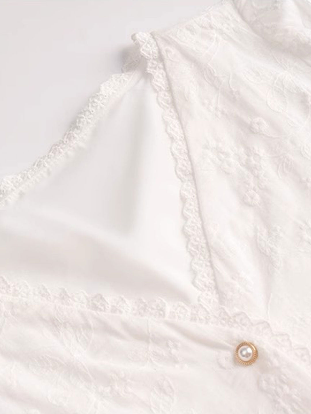 Classic Vintage Blouse with a Flattering Fit