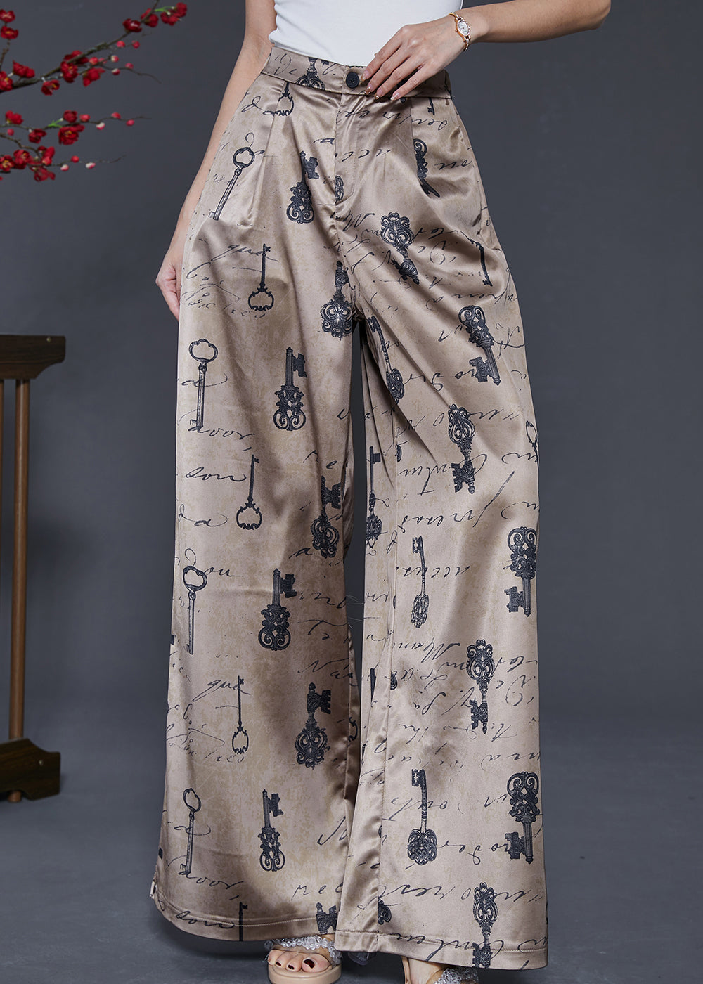 Well Tailored Pants with a Graceful Silhouette