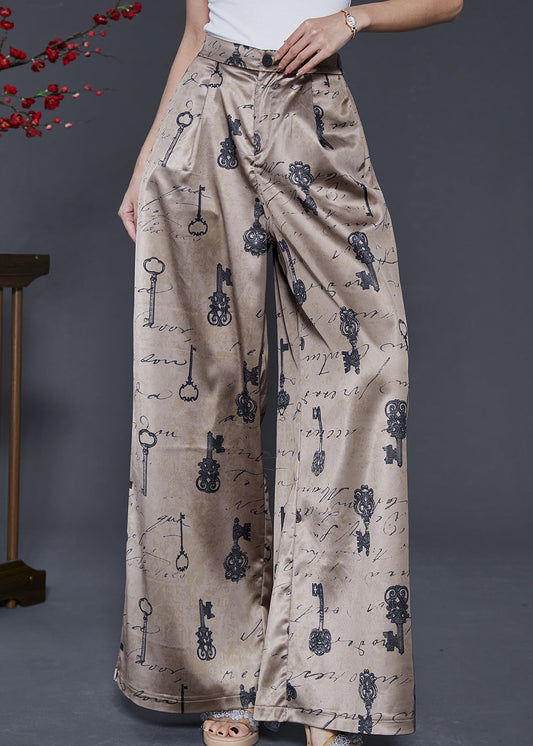 Well Tailored Pants with a Graceful Silhouette