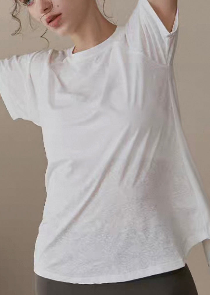 Well Tailored Top with a Graceful Silhouette