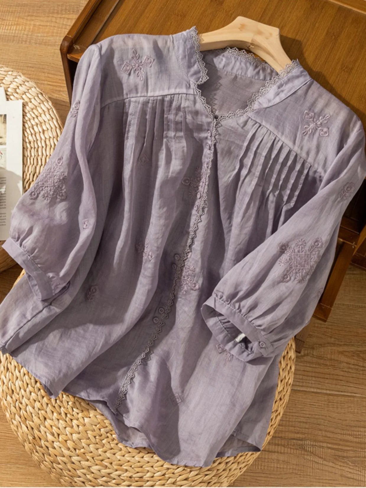 Well Tailored Shirt with a Graceful Silhouette