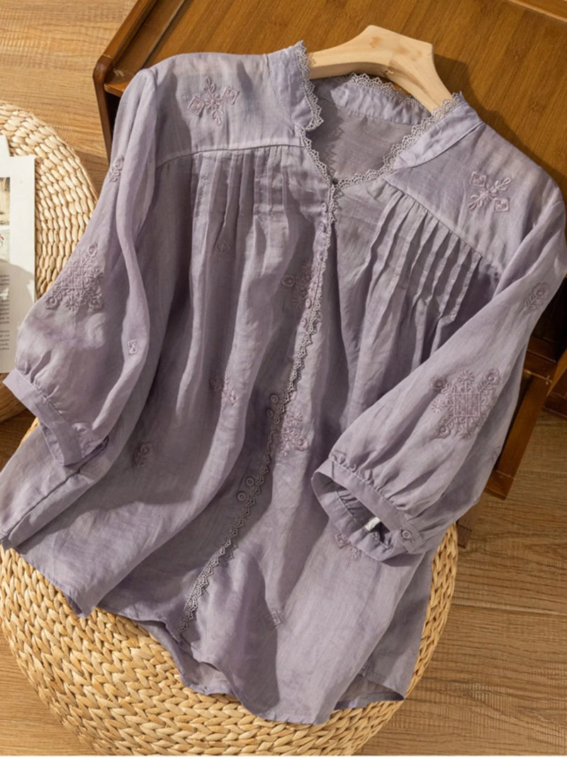Well Tailored Shirt with a Graceful Silhouette