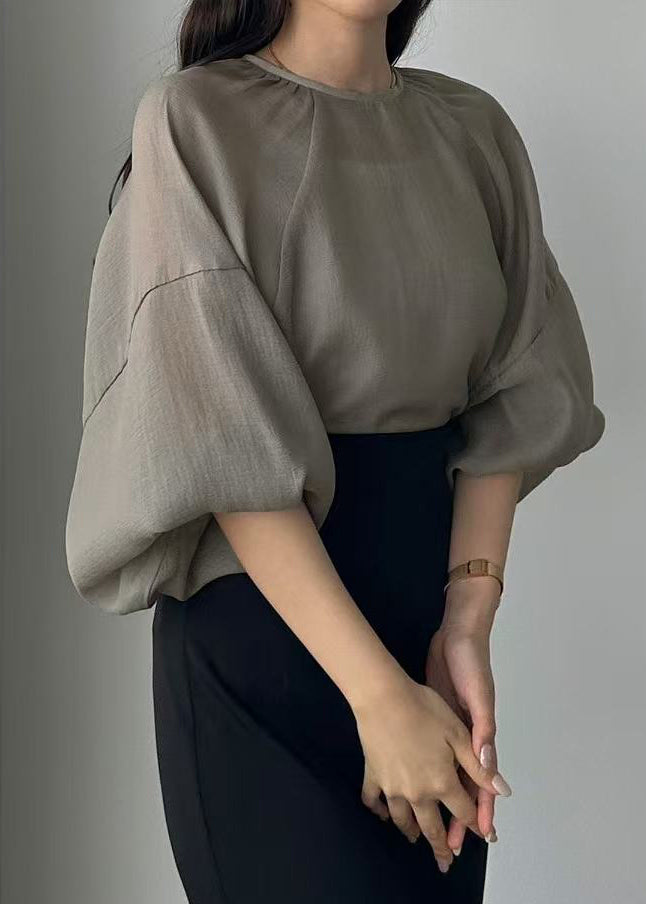Beautifully Finished Top in a Timeless Design