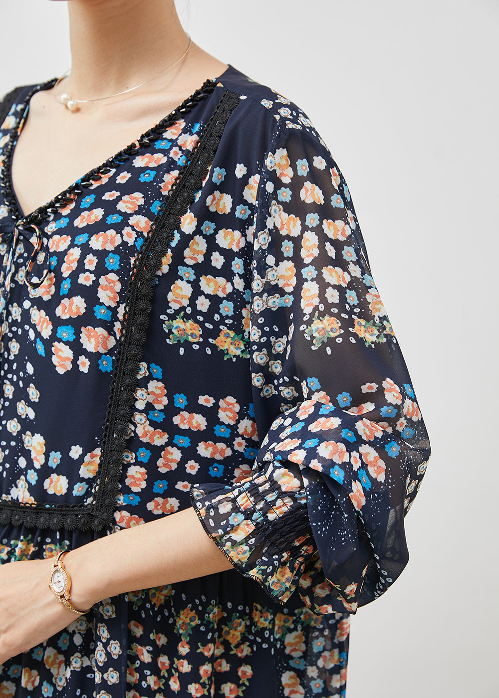 Beautifully Finished Dress in a Timeless Design