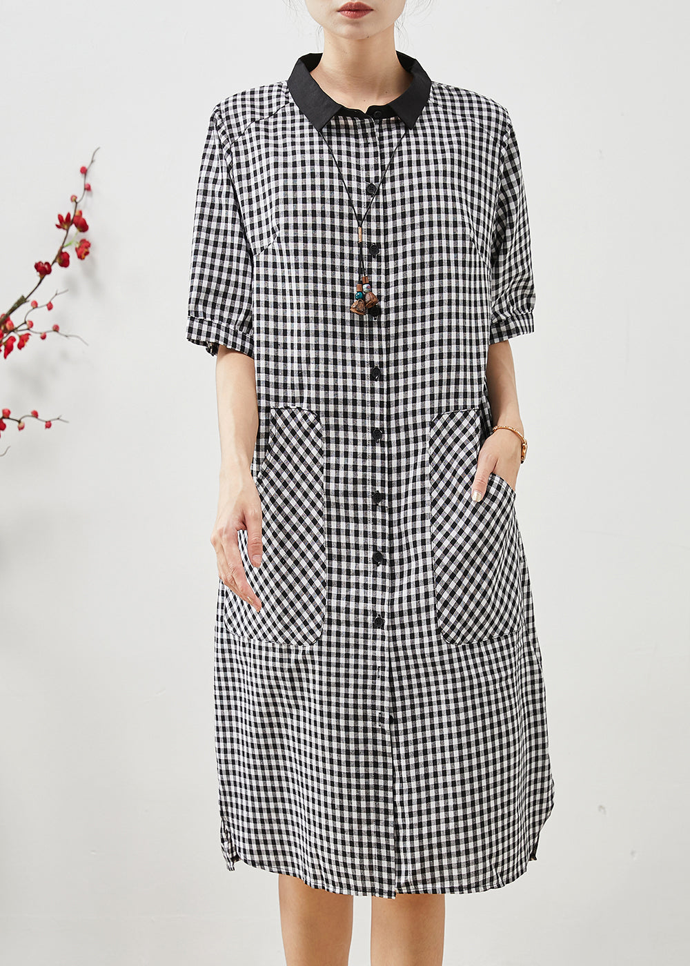 Beautifully Finished Dress in a Timeless Design