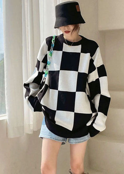Well Tailored Sweater with a Graceful Silhouette