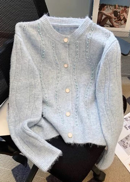 Well Tailored Cardigan with a Graceful Silhouette