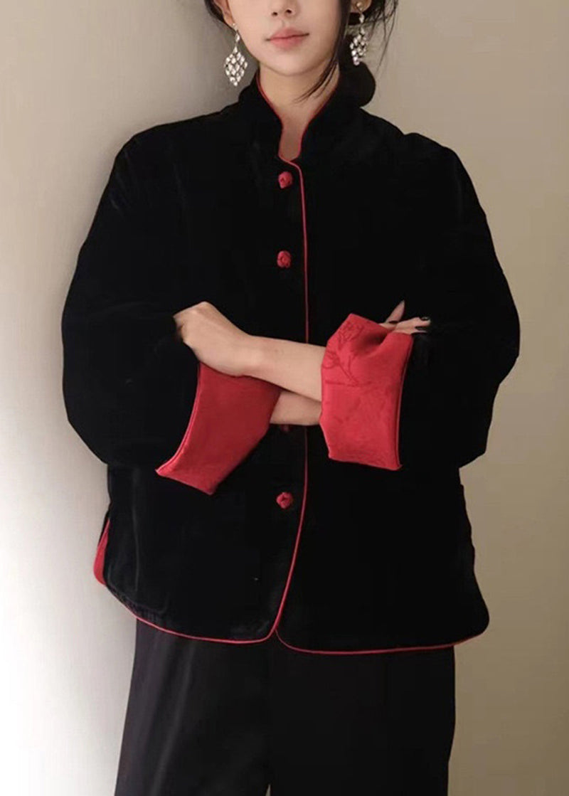 Beautifully Finished Coat in a Timeless Design