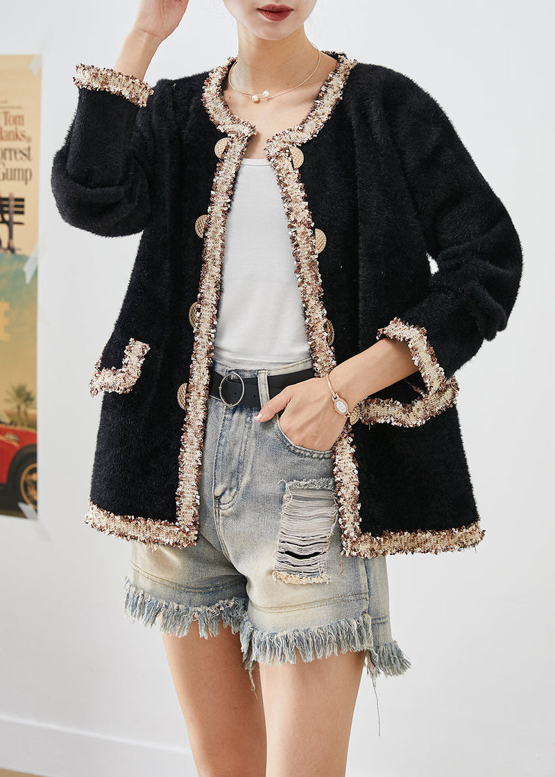 Well Tailored Coat with a Graceful Silhouette