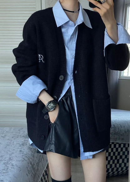 Well Tailored Cardigan with a Graceful Silhouette