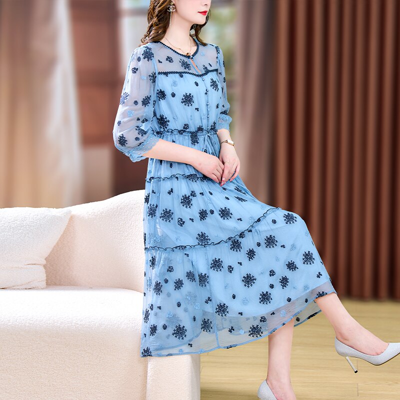 Beautifully Crafted Dress in a Classic Style