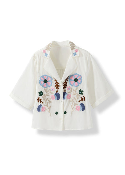 Effortlessly Elegant Top with a Timeless Design