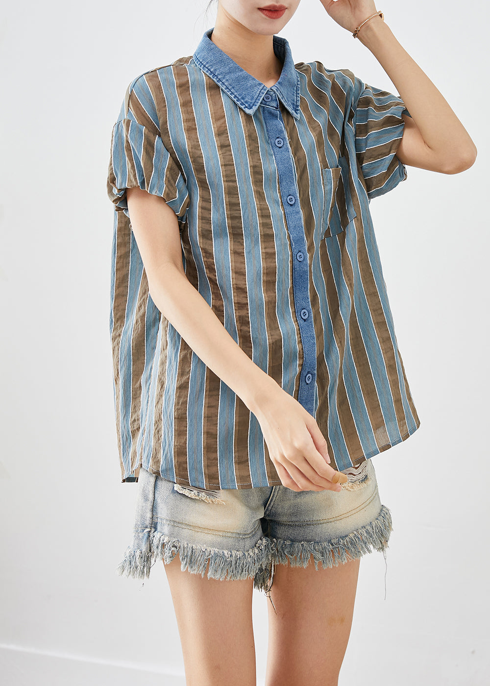 Classic Vintage Shirt with a Flattering Fit
