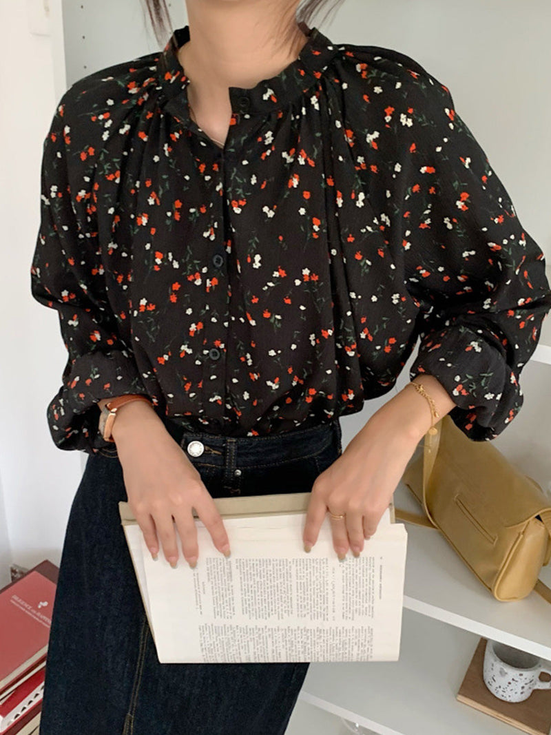 Classic Vintage Blouse with a Flattering Fit